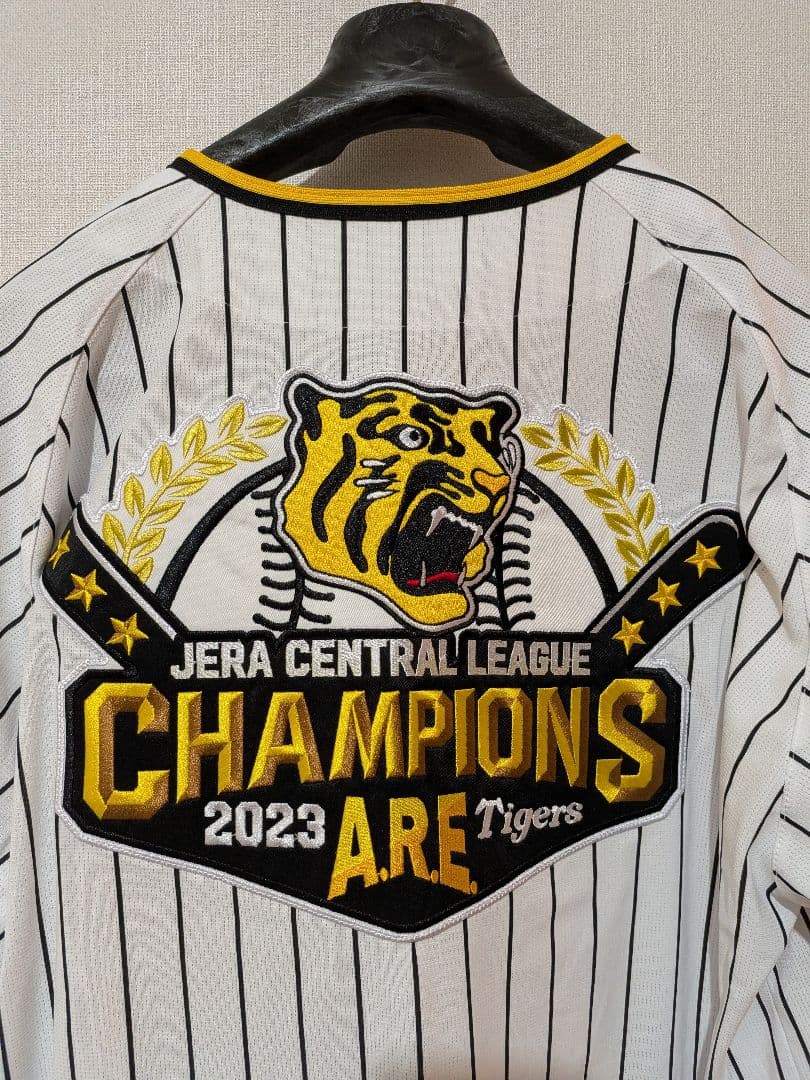おまけ付】阪神タイガース 2023 セ・リーグ優勝記念ユニフォーム XO