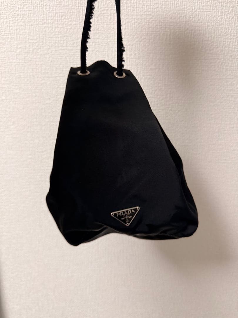 PRADA プラダ 巾着ポーチ テスートナイロン 三角プレートロゴ ブラック