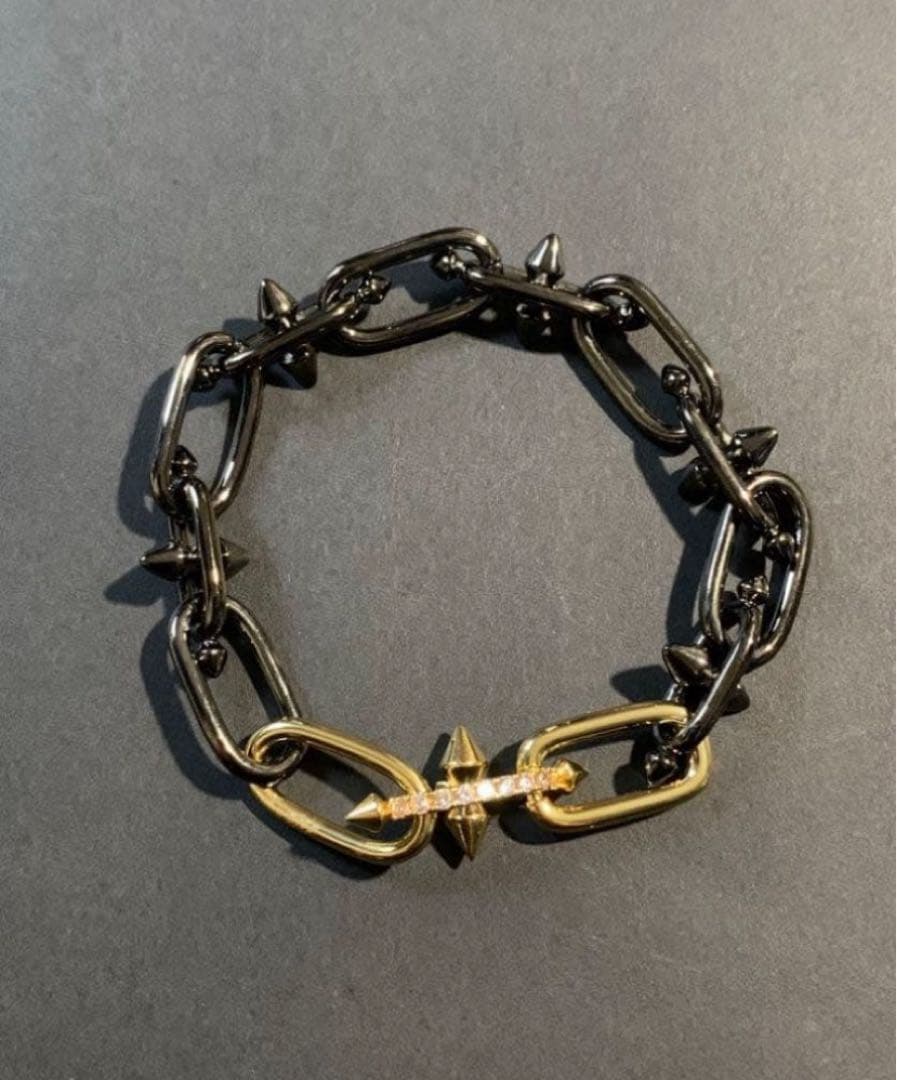 登坂広臣omi 着用モデル　タイタンスパイク　ブレスレット 登坂広臣が着用している「ブレスレット」のアイテム紹介