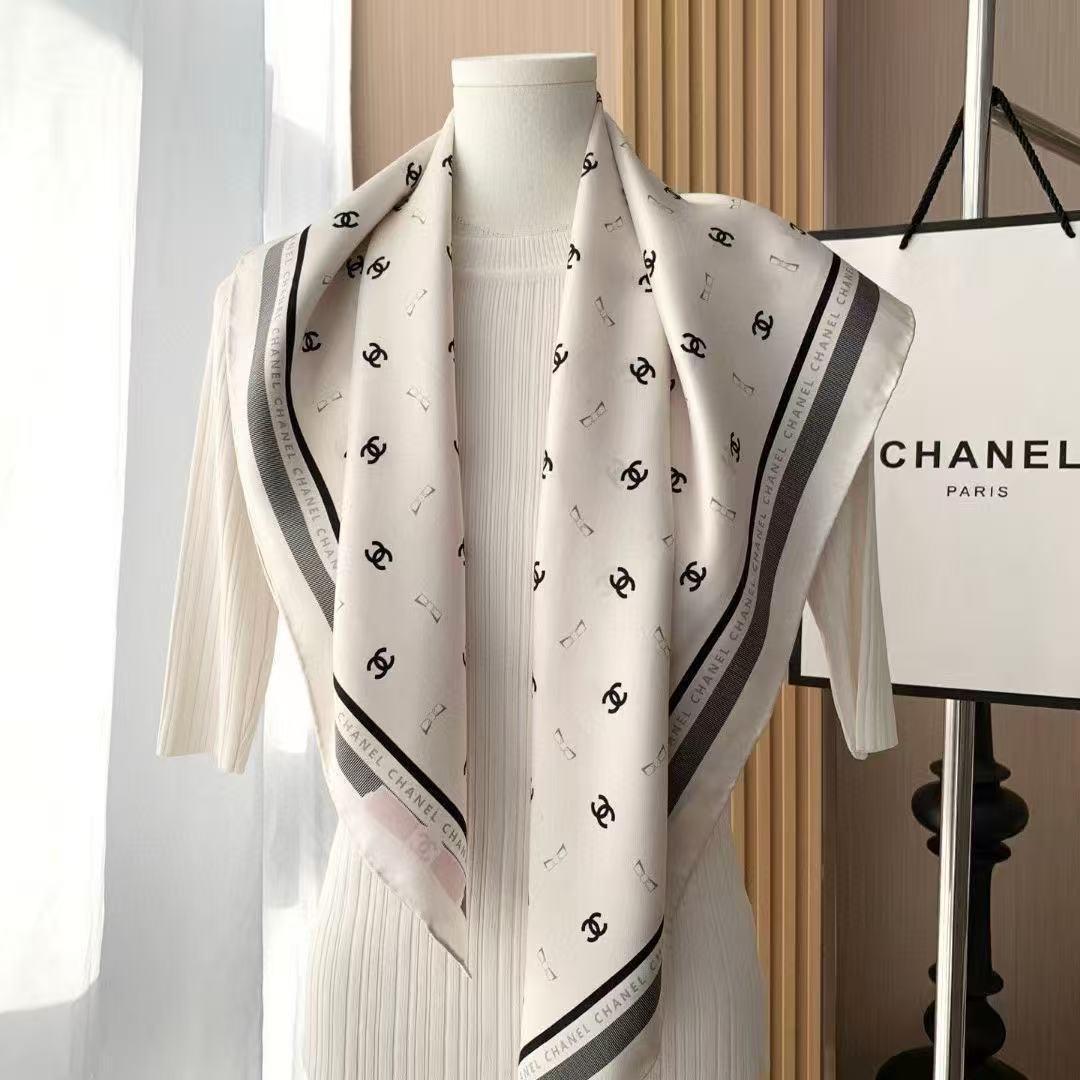 CCロゴ ホワイト大判スカーフ♡ 新品未使用 スカーフ | ブランドスカーフ専門店 silent benediction SQUARE