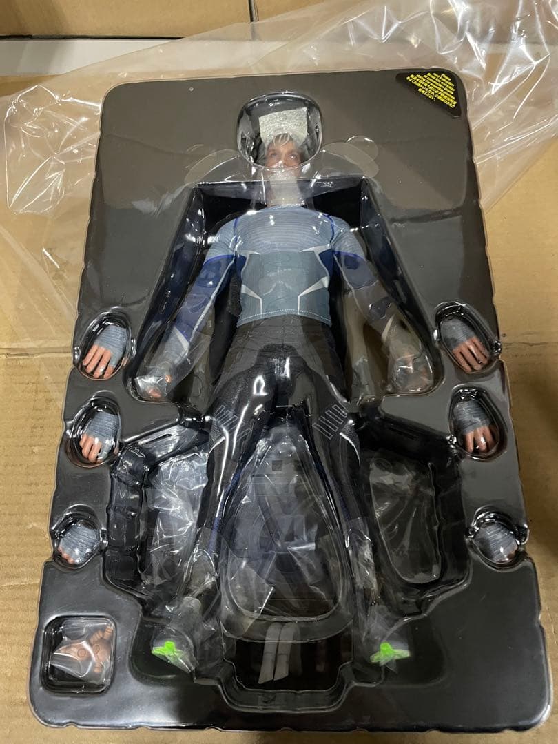 アベンジャーズ/エイジ・オブ・ウルトロンクイックシルバー 1/6スケール