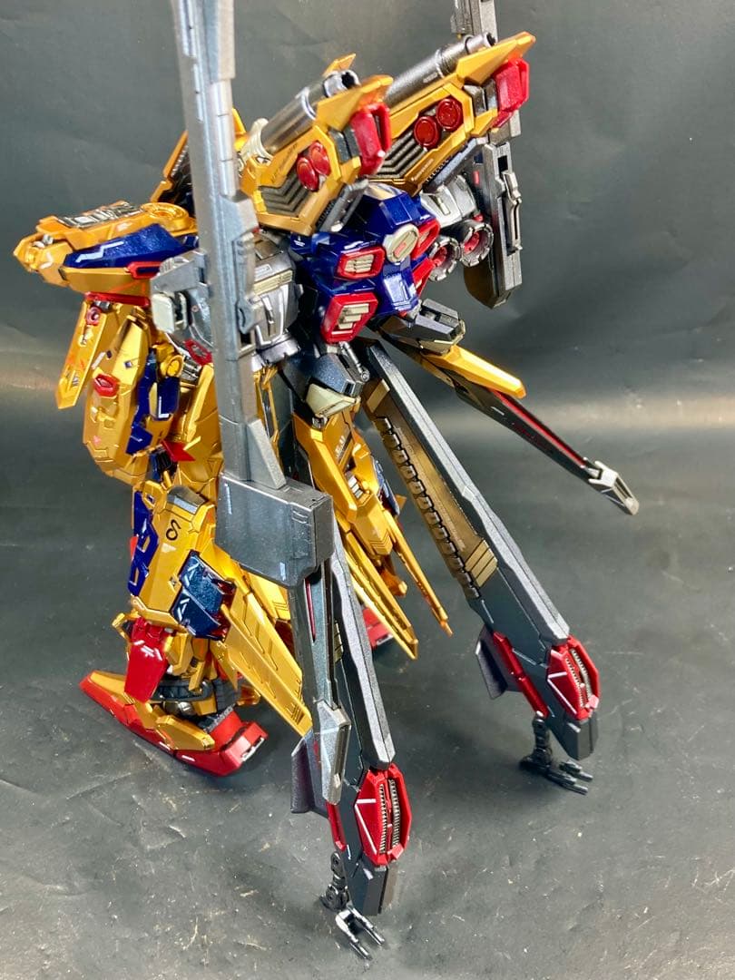 MG級 黄金武士 塗装済み完成品