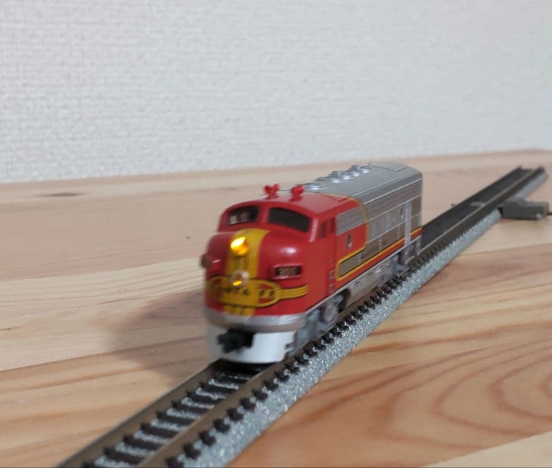 KATO EMD F7A SANTA FE塗装 [品番:176-2121]