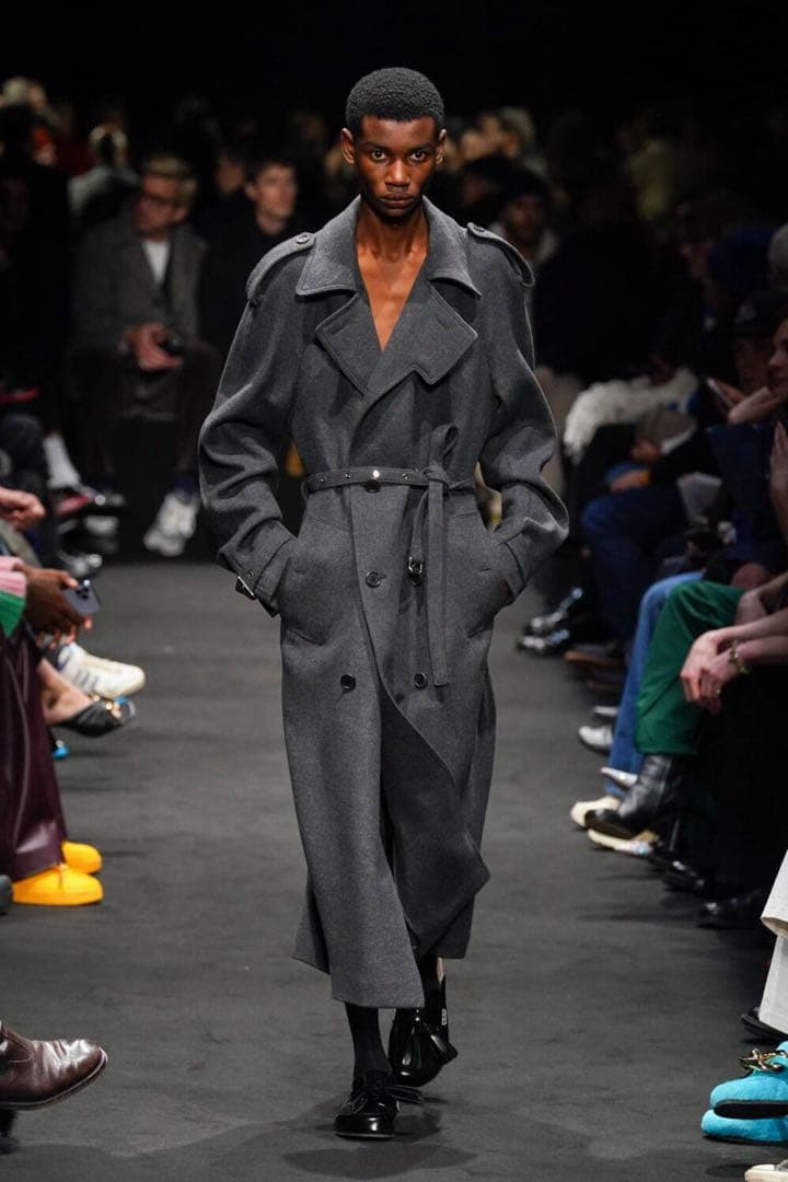 湯jw anderson 24aw グレー ダブルブレスト トレンチコート 湯様専用jw anderson 24aw グレー ダブルブレスト トレンチコート