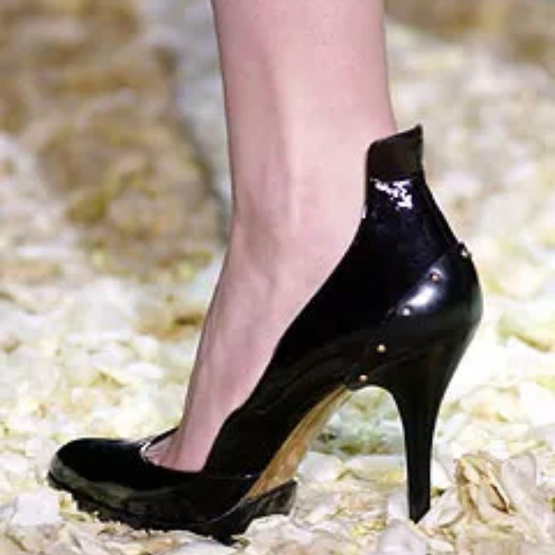 2003AW GUCCI by Tom Ford スタッズ パンプス 2003AW GUCCI by Tom Ford スタッズ パンプス - メルカリ