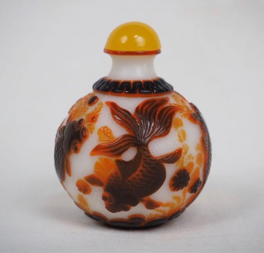 送料無料　色被せガラス　細密彫刻ガラス小瓶　中国古玩骨董　高さ5.8ｃｍ 欠品していた太宰府限定ミニガラスが入荷いたしました〜！！🎉 丑ペア