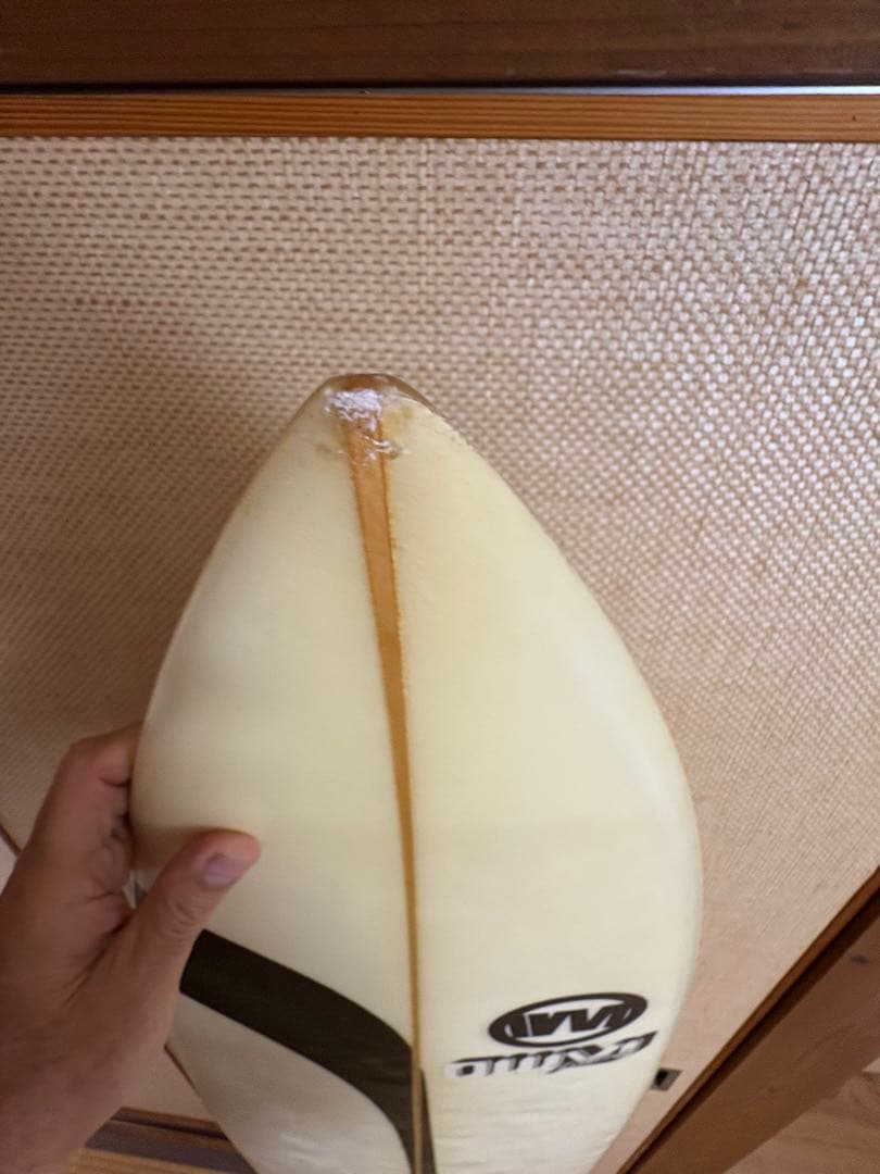 珍しい木梨さんのサーフボード5.11179センチぐらい幅47センチ厚み5.7