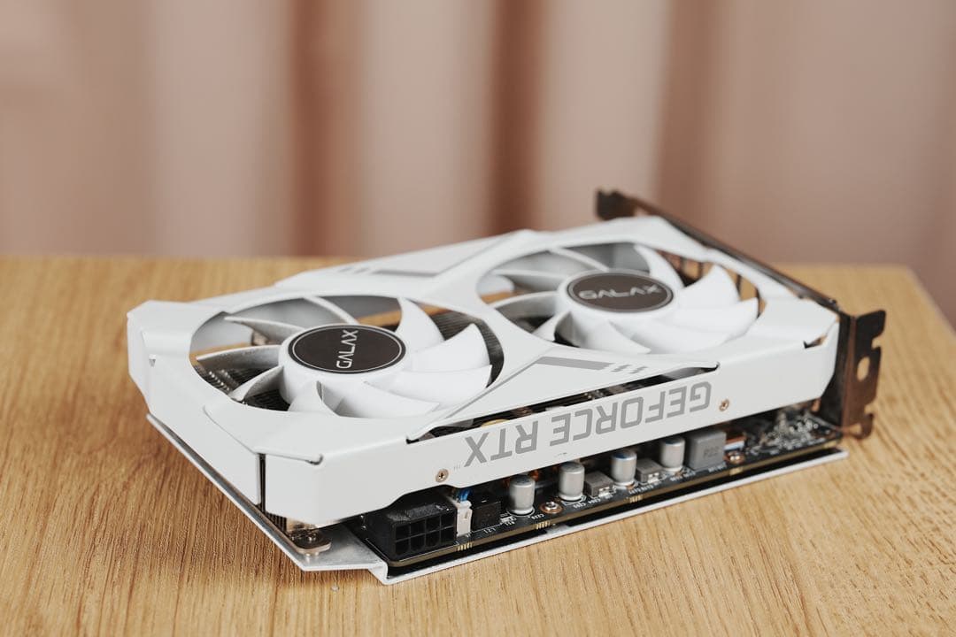 玄人志向 GALAX RTX2070 White Mini ITXグラボ - メルカリ