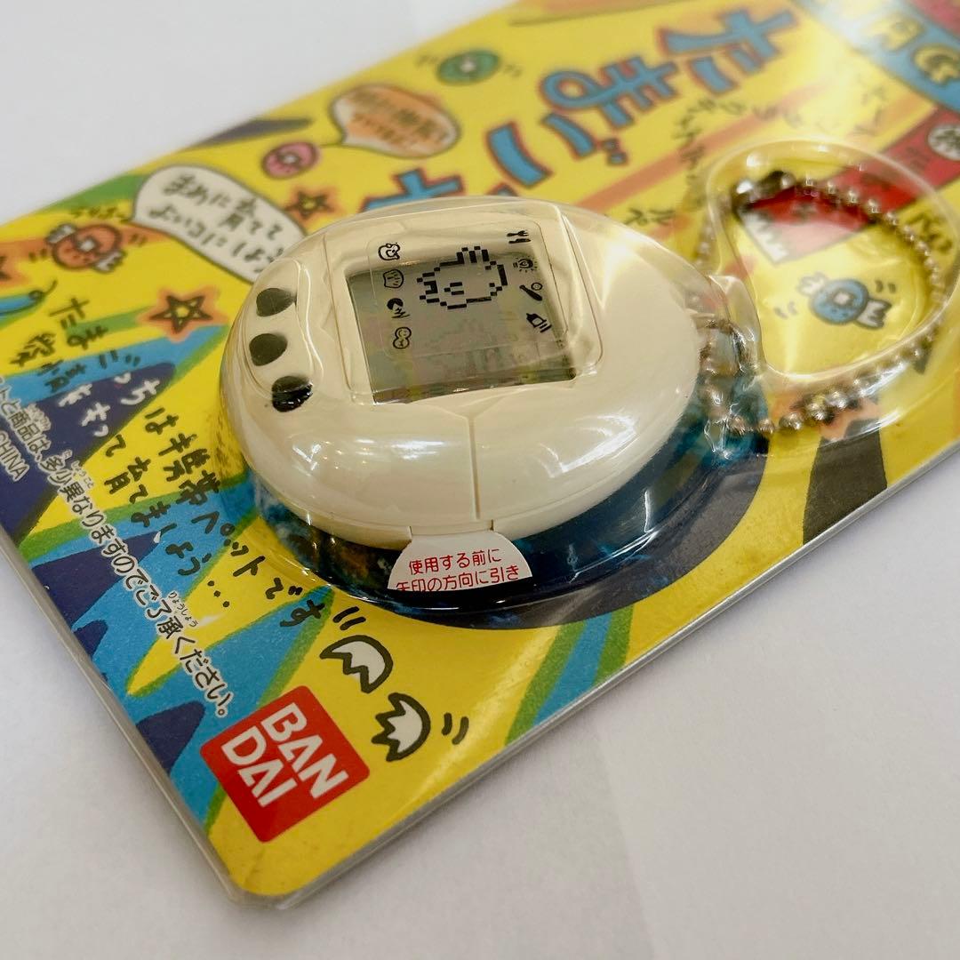 【新品未開封】BANDAI 初代　たまごっち　白　即日発送　レア　大人気　玩具