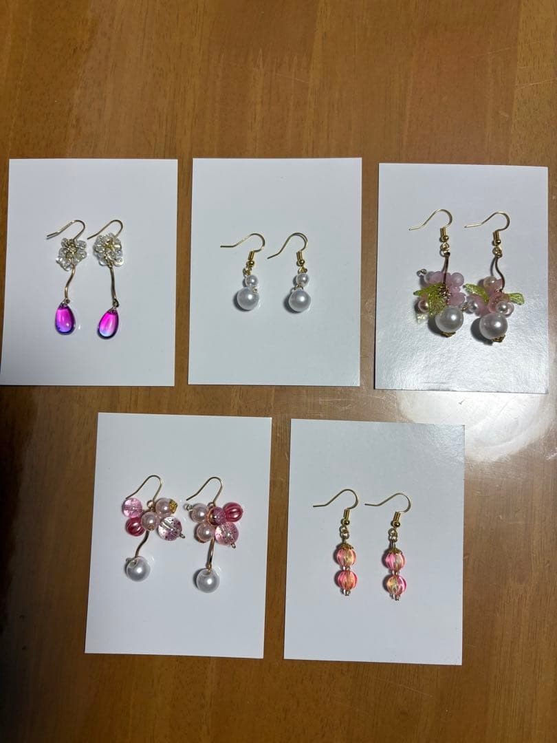 ハンドメイドピアス 5点まとめ売り ロングピアス - メルカリ