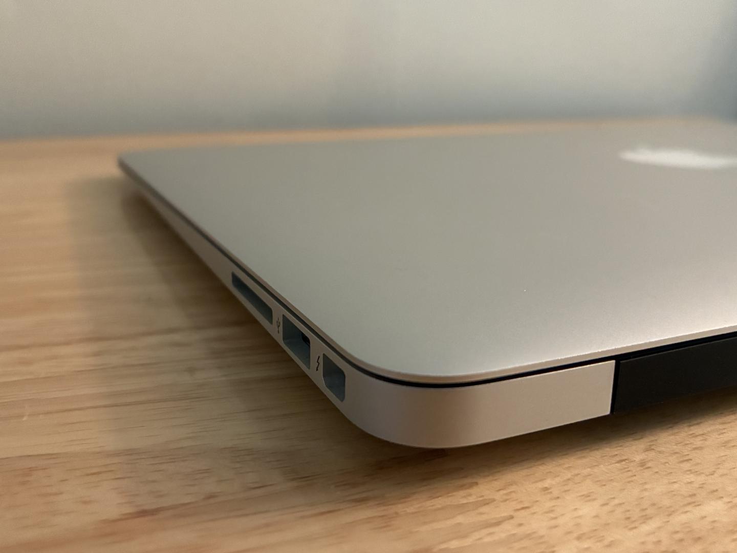 MacBook Air 2012 - 13 inch - Guide, Specs, Prices, and More - Swappa